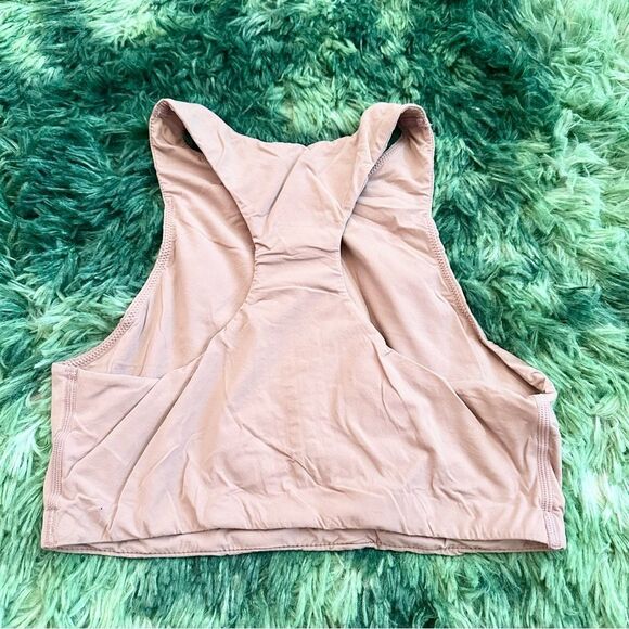 SKIMS Cream Sleeveless Crop Tank Top - Picture 2 of 3